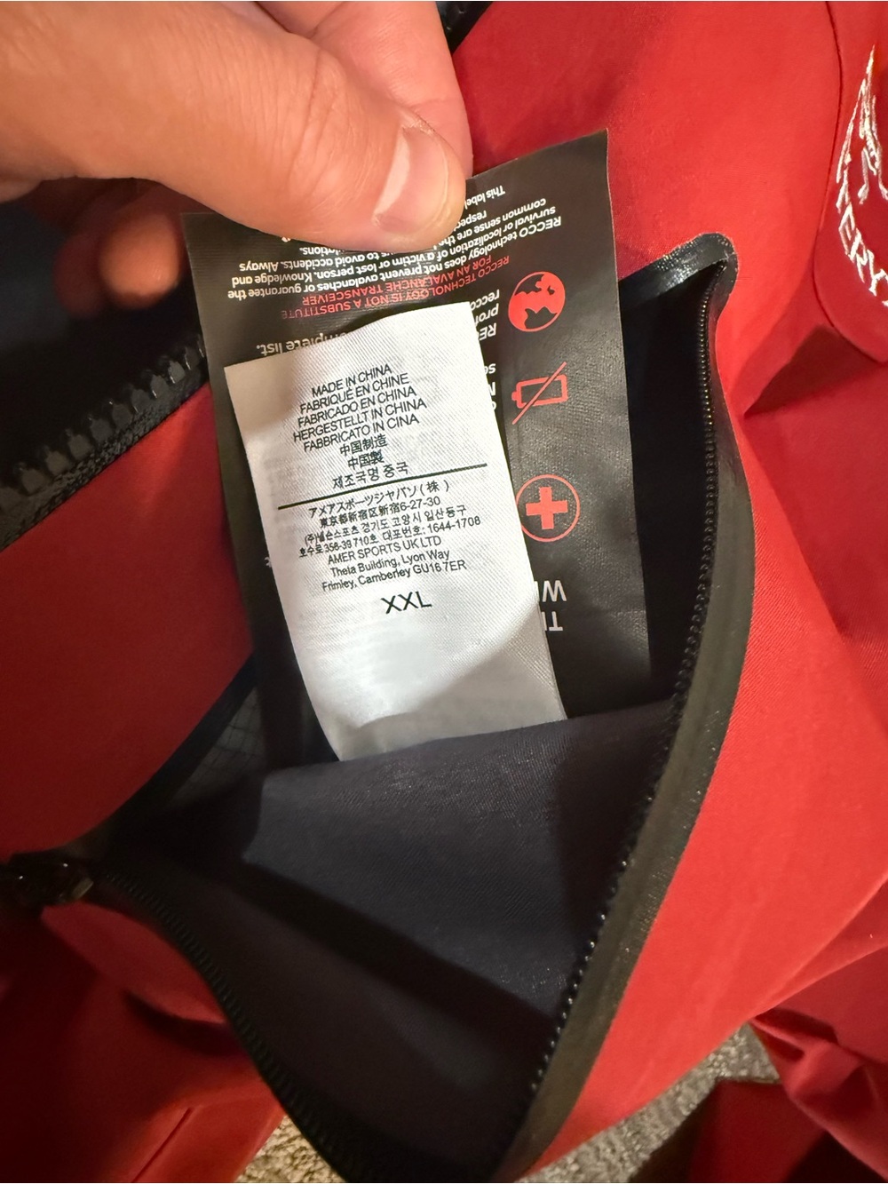 Arc'teryx Men’s Red alpha sv goretex pro Jacket - Picture 6 of 7